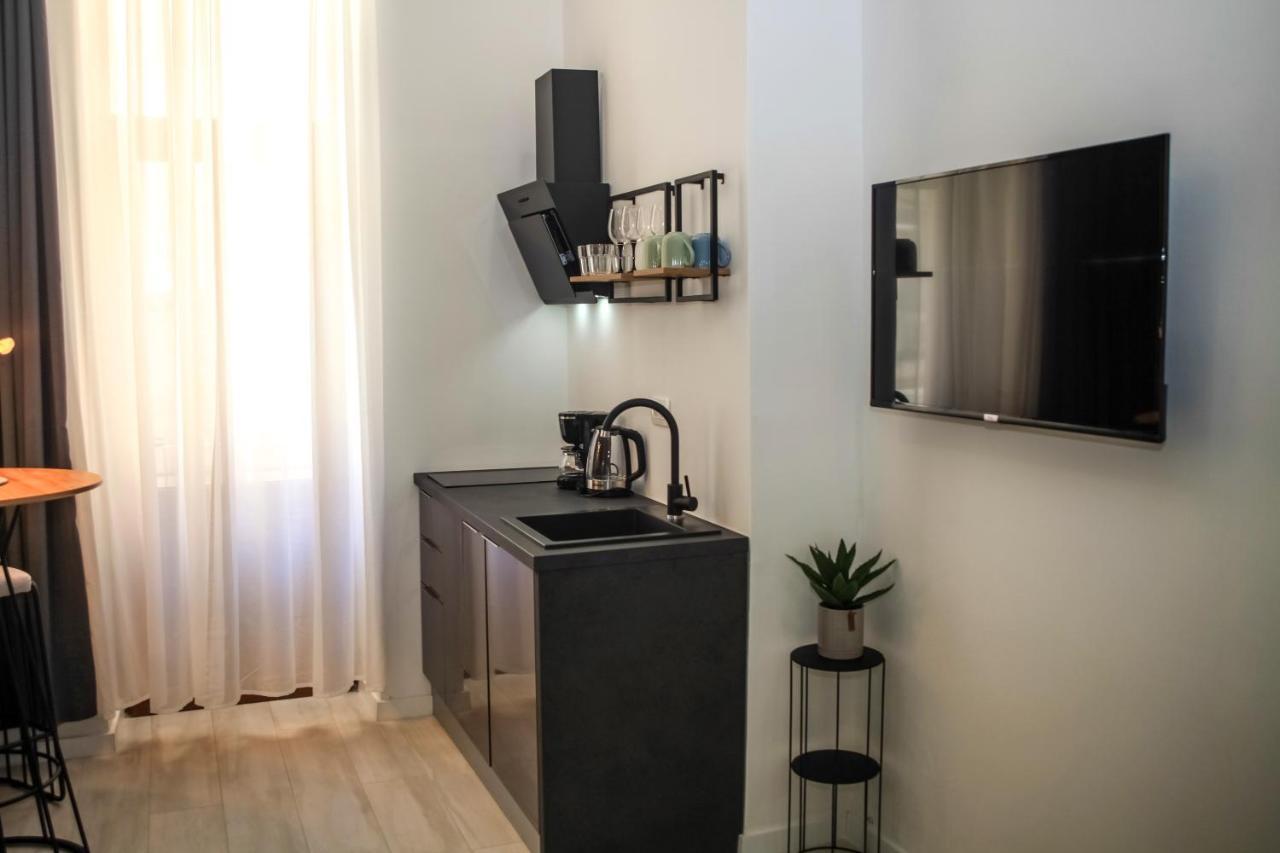Hedone City Luxury Apartments With Free Parking PUY 외부 사진