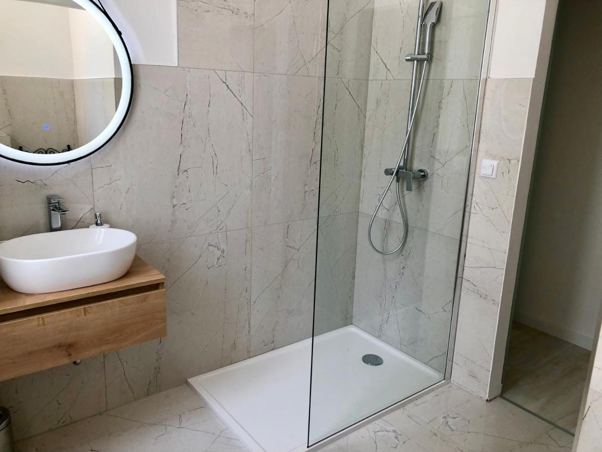 Hedone City Luxury Apartments With Free Parking PUY 외부 사진