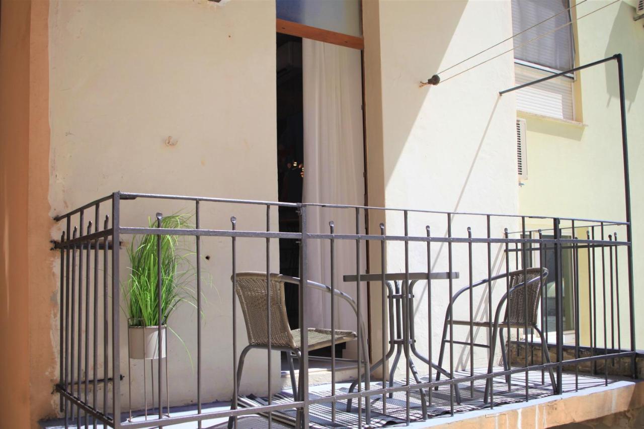 Hedone City Luxury Apartments With Free Parking PUY 외부 사진